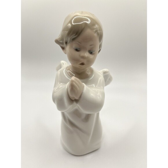 Lladro Angel Praying Kneeling Porcelain Figurine 4538 Spain Vintage Retired 5" - Picture 1 of 6
